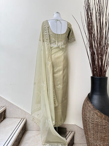 Ready-To-Wear Saree RYWNAD Ready-To-Wear Saree RYWNAD