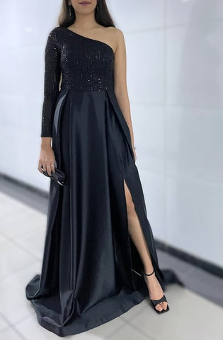 Black Gown RYWVISH