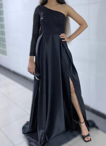 Black Gown RYWVISH