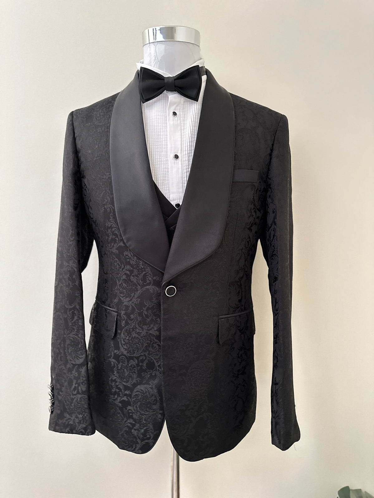 Black Tuxedo RYWFAN