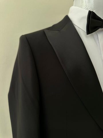 Peak lapel Tuxedo3