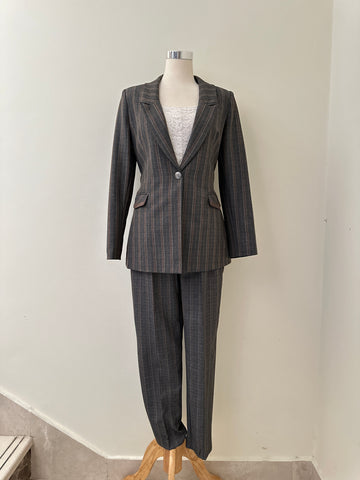 Checked Business Suit1